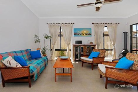 Property photo of 11 Marloo Lane Quinns Rocks WA 6030