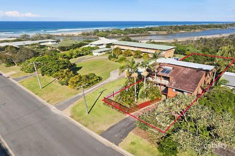 Property photo of 5 Elanora Avenue Pottsville NSW 2489
