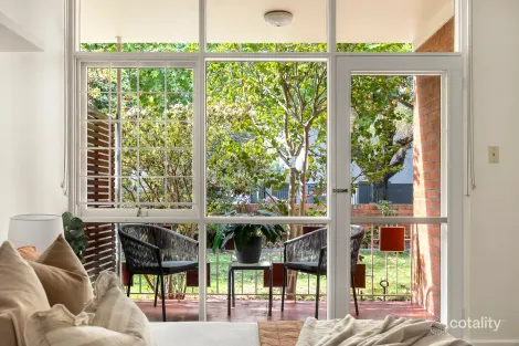 Property photo of 2/521 Orrong Road Armadale VIC 3143