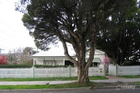 2 Barnes Ave, Burwood, VIC 3125