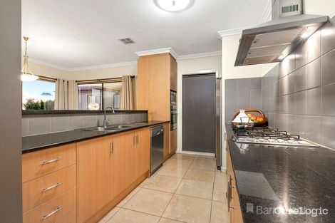 Property photo of 34 Montbrae Circuit Narre Warren North VIC 3804