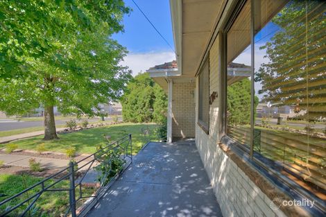 Property photo of 2 Boronia Grove Wendouree VIC 3355