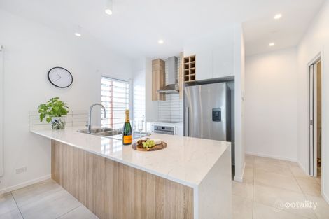 Property photo of 2/10 Hill Street Sunshine Beach QLD 4567
