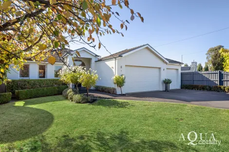 11 Allen Dr, Mount Eliza, VIC 3930