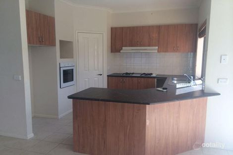 Property photo of 18 Mallee Circuit Pakenham VIC 3810