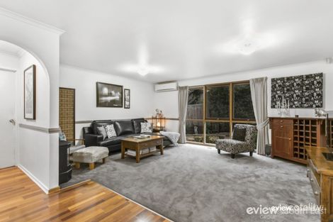 Property photo of 11 Duckworth Close Berwick VIC 3806