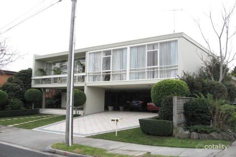 2 Bickhams Ct, St Kilda East, VIC 3183