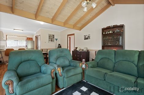 Property photo of 10 Eastfield Road Croydon South VIC 3136