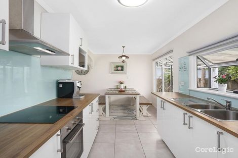 Property photo of 4 Saltash Street Labrador QLD 4215