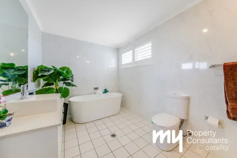 Property photo of 38 Rochford Road Gledswood Hills NSW 2557