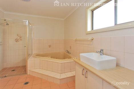 Property photo of 3 Ditmann Place Lavington NSW 2641