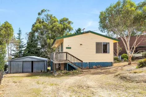 9 Clancy St, Old Adaminaby, NSW 2629