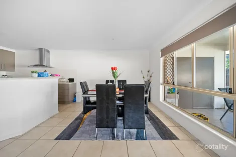 Property photo of 1/30 Haswell Court Emerald QLD 4720