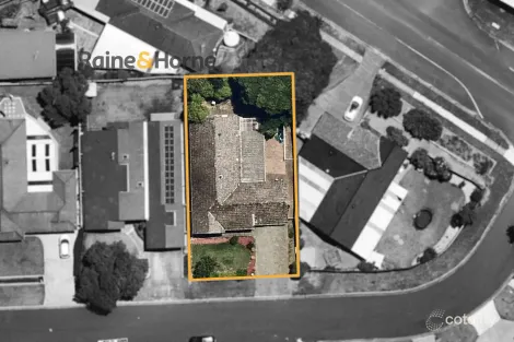 Property photo of 20 Tulloch Place Edensor Park NSW 2176
