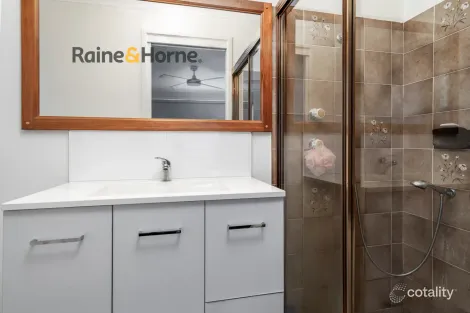 Property photo of 20 Tulloch Place Edensor Park NSW 2176