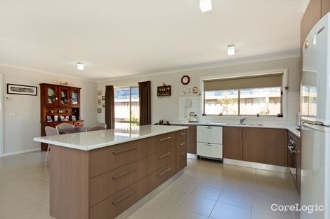 Property photo of 26 Mirrabucca Promenade South Morang VIC 3752