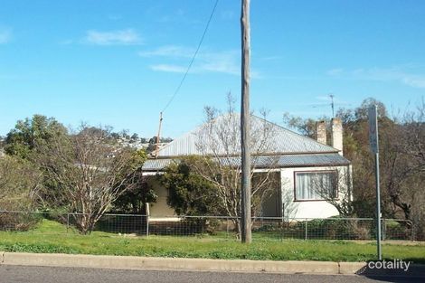 140 Edwards St, Young, NSW 2594