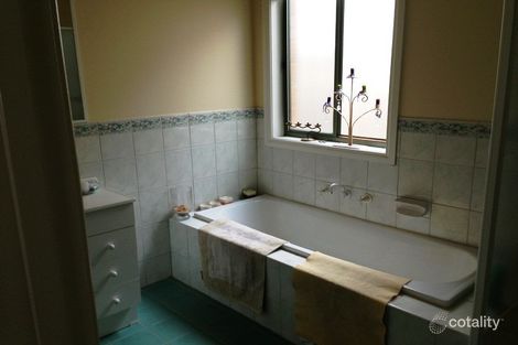 Property photo of 10 Quilan Court Caroline Springs VIC 3023