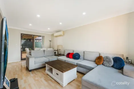 Property photo of 8A Romney Place Wakeley NSW 2176