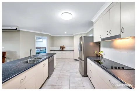Property photo of 8 Gee Place Gracemere QLD 4702