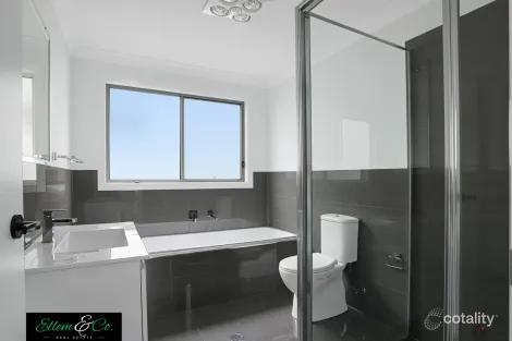 Property photo of 1 Rosemont Circuit Flinders NSW 2529