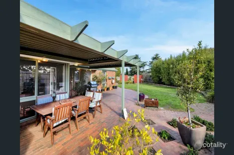 Property photo of 15 Olivetree Close Werribee VIC 3030