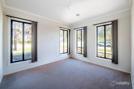 Property photo of 2 Karlson Way Cranbourne North VIC 3977