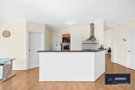 Property photo of 23 Stoke Heath Way Caroline Springs VIC 3023