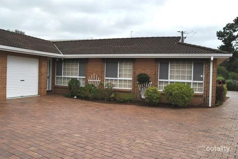 Property photo of 2/4 Heath Avenue Tuncurry NSW 2428