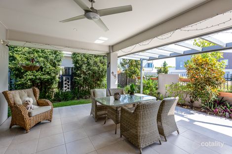 Property photo of 1 Beacon Lane Hope Island QLD 4212