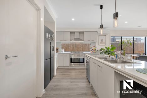 8 Kalinda Ave, Deanside, VIC 3336