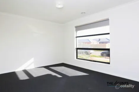 Property photo of 17 Tindale Boulevard Werribee VIC 3030