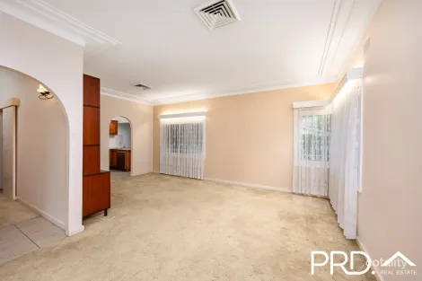 Property photo of 31 Austin Boulevard Picnic Point NSW 2213