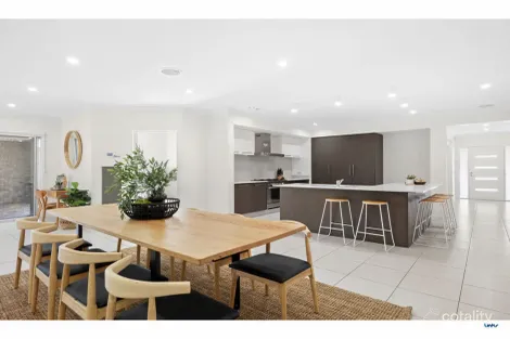 Property photo of 2 Wave Crescent Torquay VIC 3228