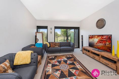 Property photo of 25 Albany Road Mill Park VIC 3082
