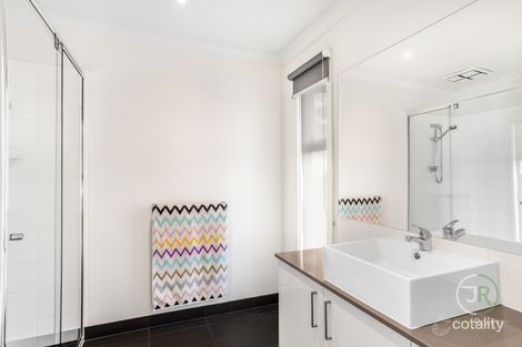 Property photo of 5 Belfort Lane Cranbourne VIC 3977