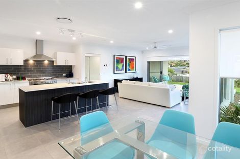 Property photo of 2 Field Street Helensvale QLD 4212