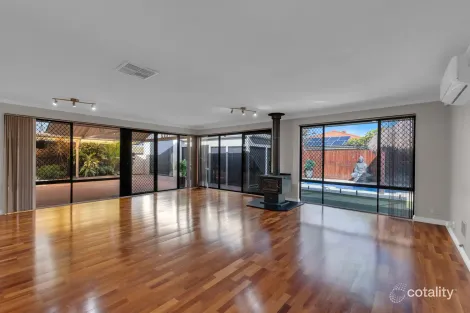 Property photo of 18 Summer Hill Place Warnbro WA 6169