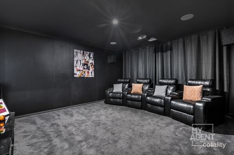 Property photo of 64 Pinnacle Chase Beveridge VIC 3753