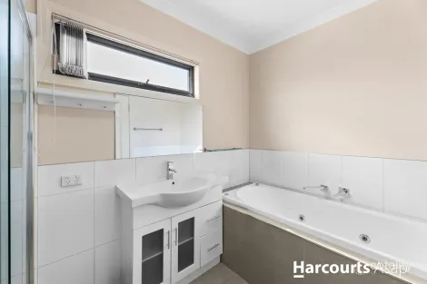 Property photo of 1/159 Gladstone Road Dandenong North VIC 3175
