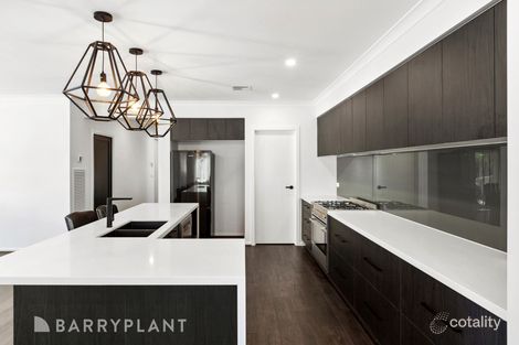 Property photo of 16 Royal Spoonbill Loop Wallan VIC 3756