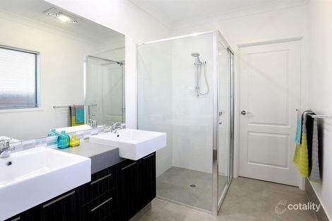 Property photo of 2 Field Street Helensvale QLD 4212