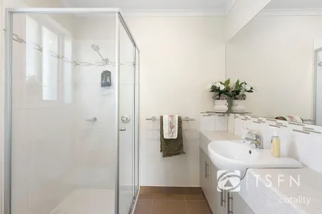 Property photo of 3A Jerribong Way Kangaroo Flat VIC 3555