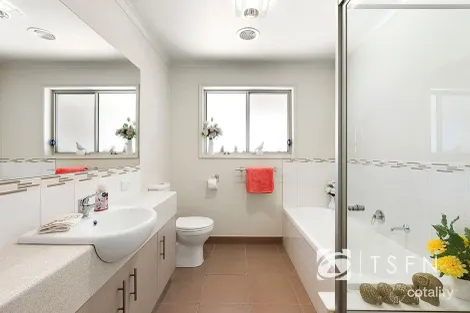 Property photo of 3A Jerribong Way Kangaroo Flat VIC 3555