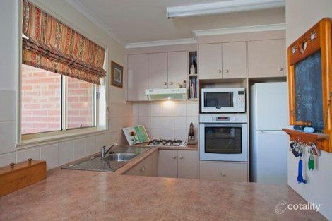 Property photo of 7 Robbins Court Epsom VIC 3551
