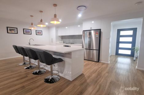 Property photo of 60 Jordan Place Young NSW 2594