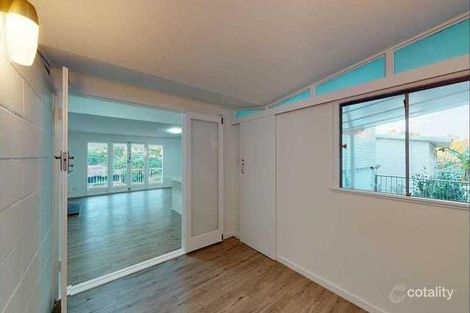 Property photo of 9 Fairholme Street Kenmore QLD 4069