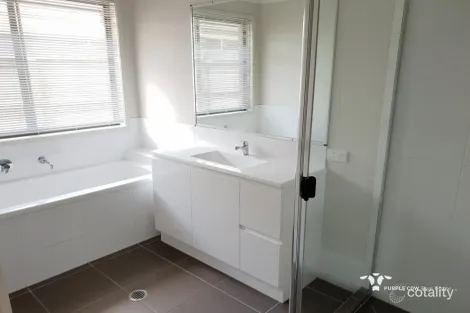 Property photo of 13 Hastings Avenue Plainland QLD 4341