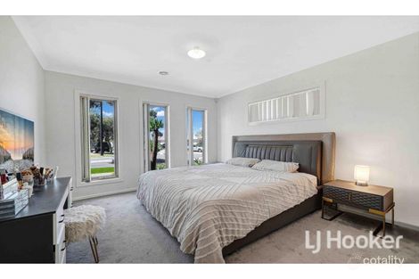 Property photo of 24 Robyn Street Brookfield VIC 3338