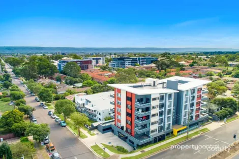 2/5 Lethbridge St, Penrith, NSW 2750